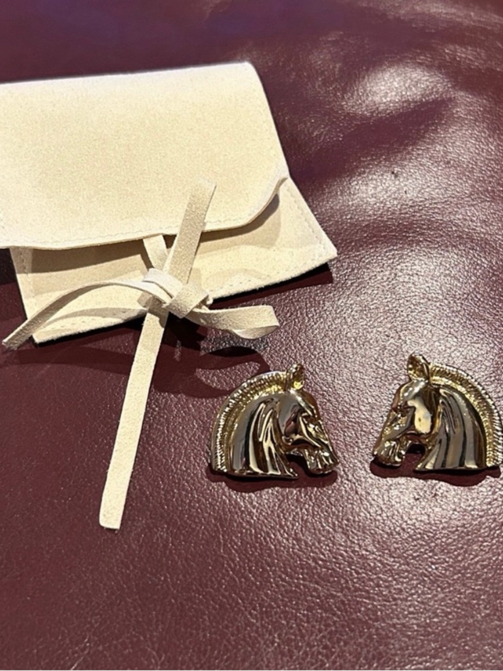 Urban Outfitters Gold Horse Head Earrings - Picture 2 of 2